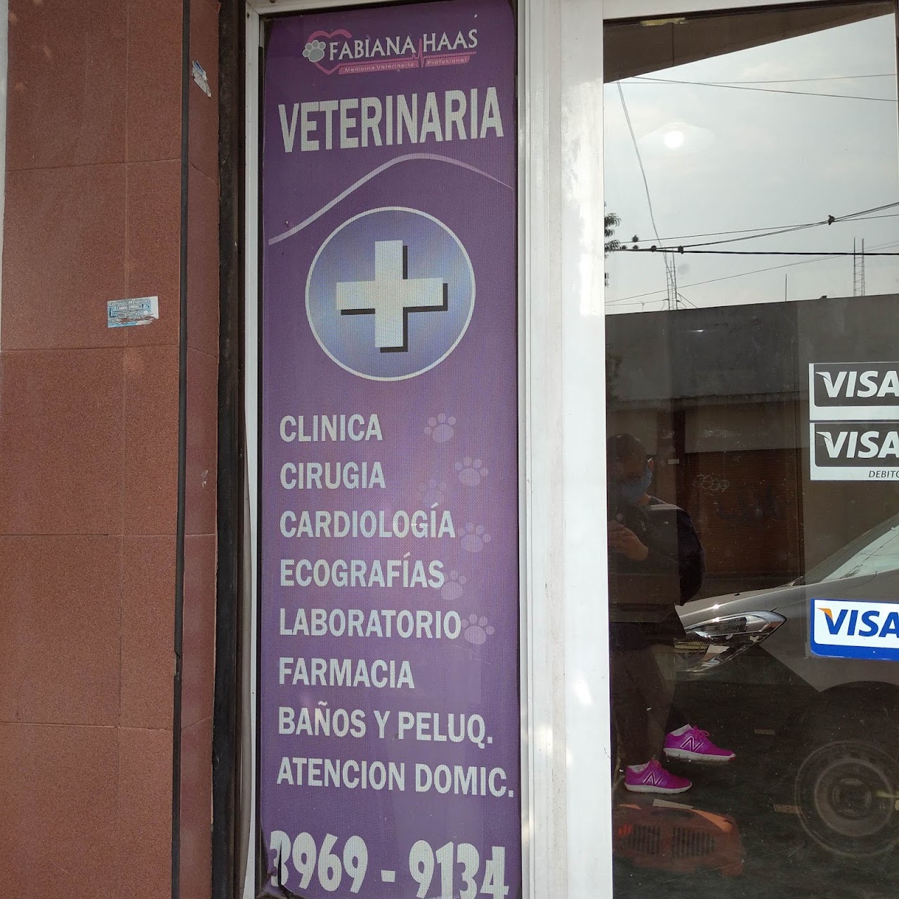Fachada exterior del Centro Veterinario